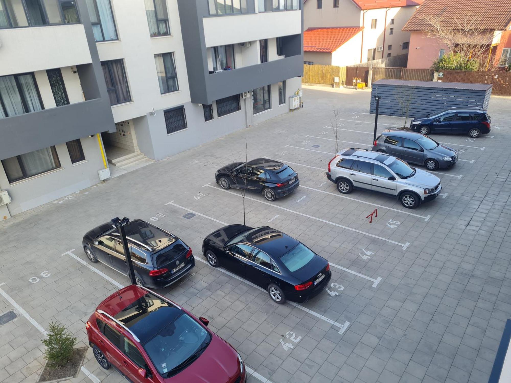 Deluxe 2 Bedroom Apartment With Balcony And Private Parking Bragadiru Eksteriør bilde