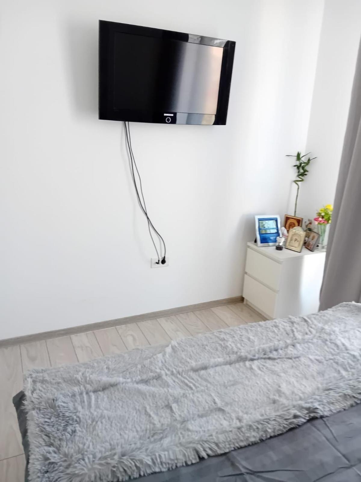 Deluxe 2 Bedroom Apartment With Balcony And Private Parking Bragadiru Eksteriør bilde